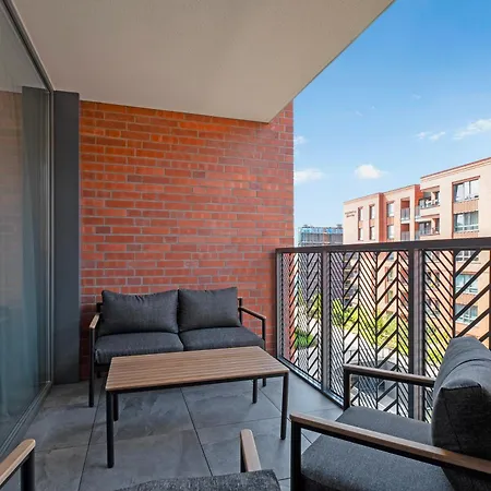 Scala 60f Center Premium With Parking By Lion Apartment